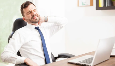thoái hóa cột sống ở nhân viên văn phòng
