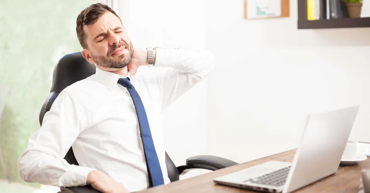 thoái hóa cột sống ở nhân viên văn phòng
